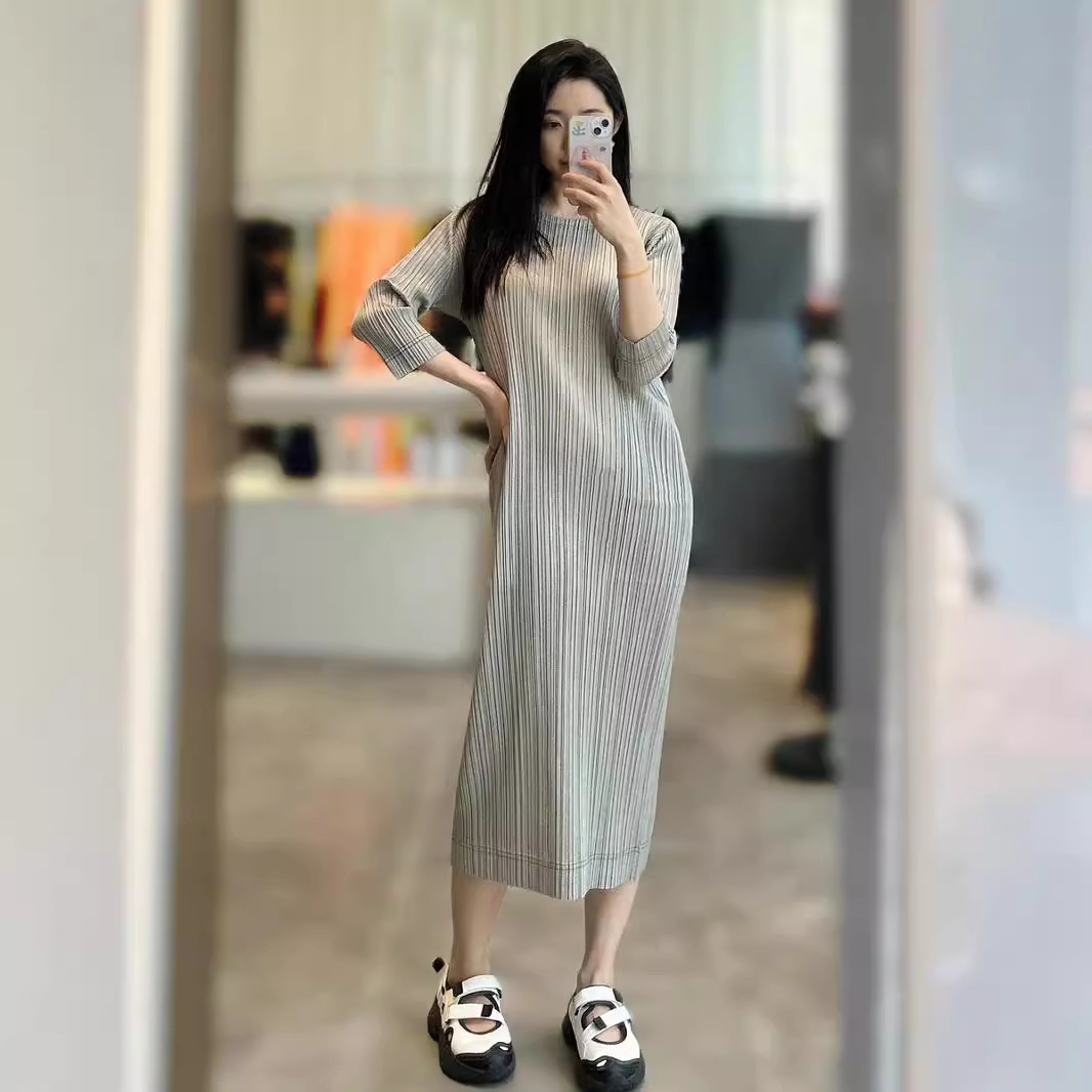 三宅褶皱女装新款女牛仔印花长袖连衣裙纯色现货源头工厂多色可选
